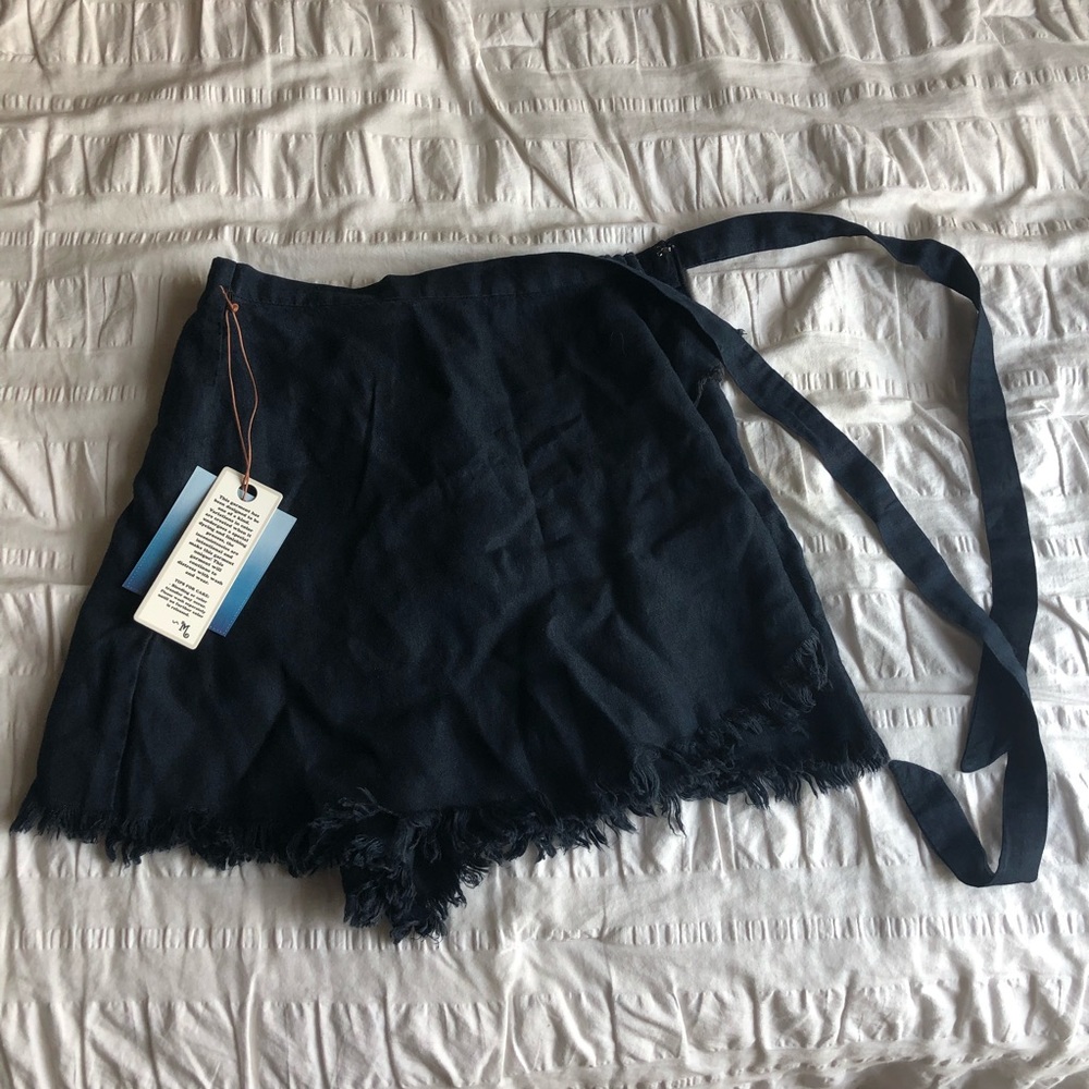 NWT Mumu the wrap shorts. Midnight chambray
